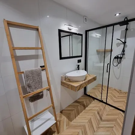 Sylwia Aparthouse - * 比利但耶克