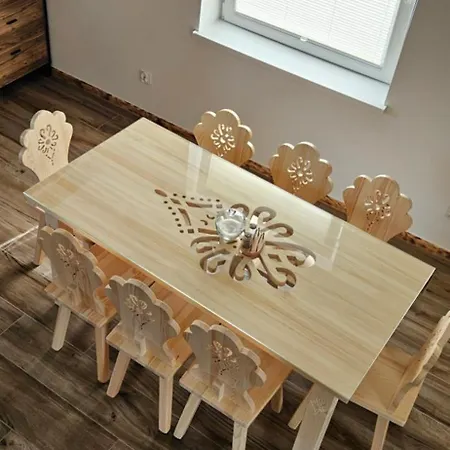 Sylwia Aparthouse - *